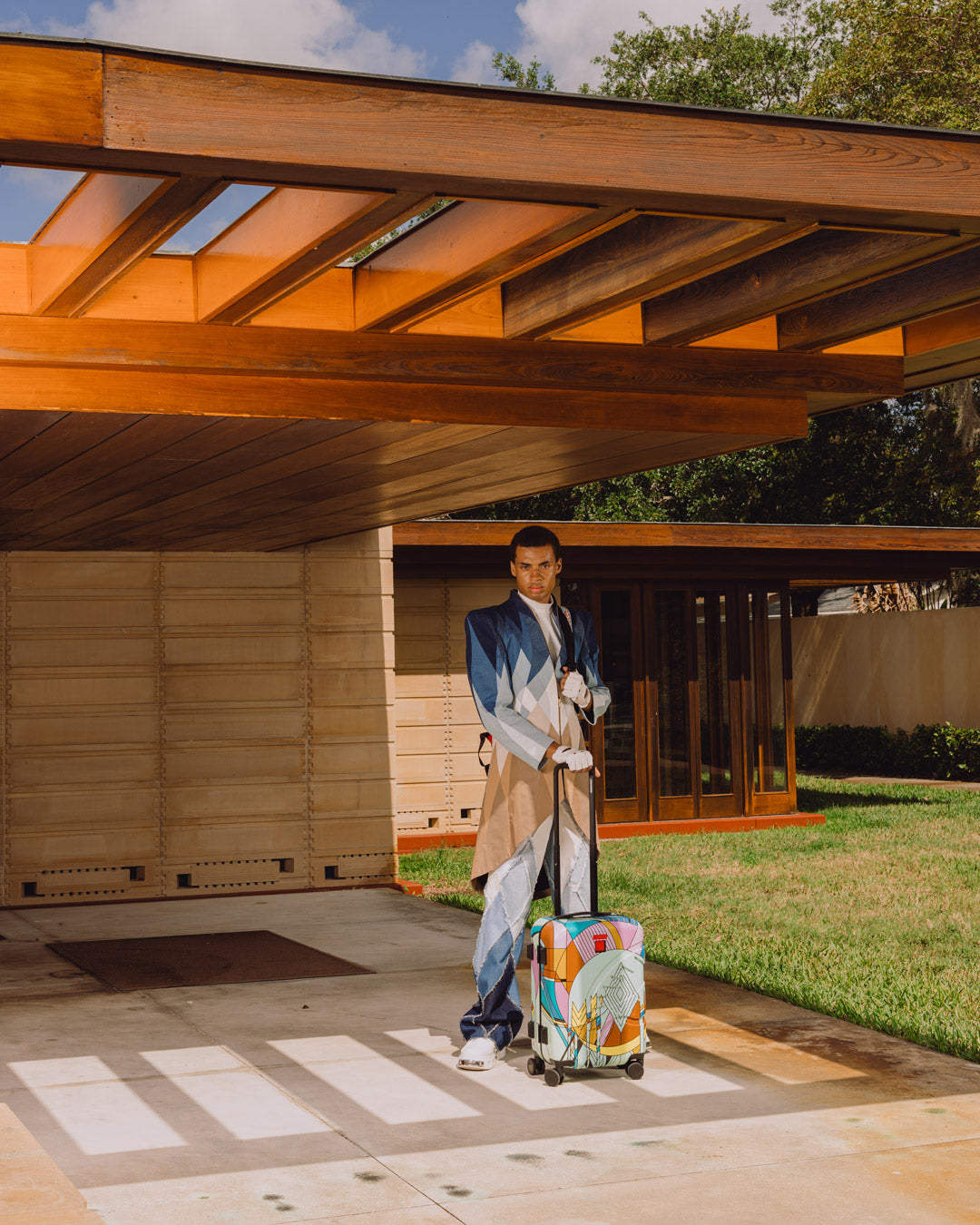 FRANK LLOYD WRIGHT COLLAB FROZEN SPHERES LUGGAGE
