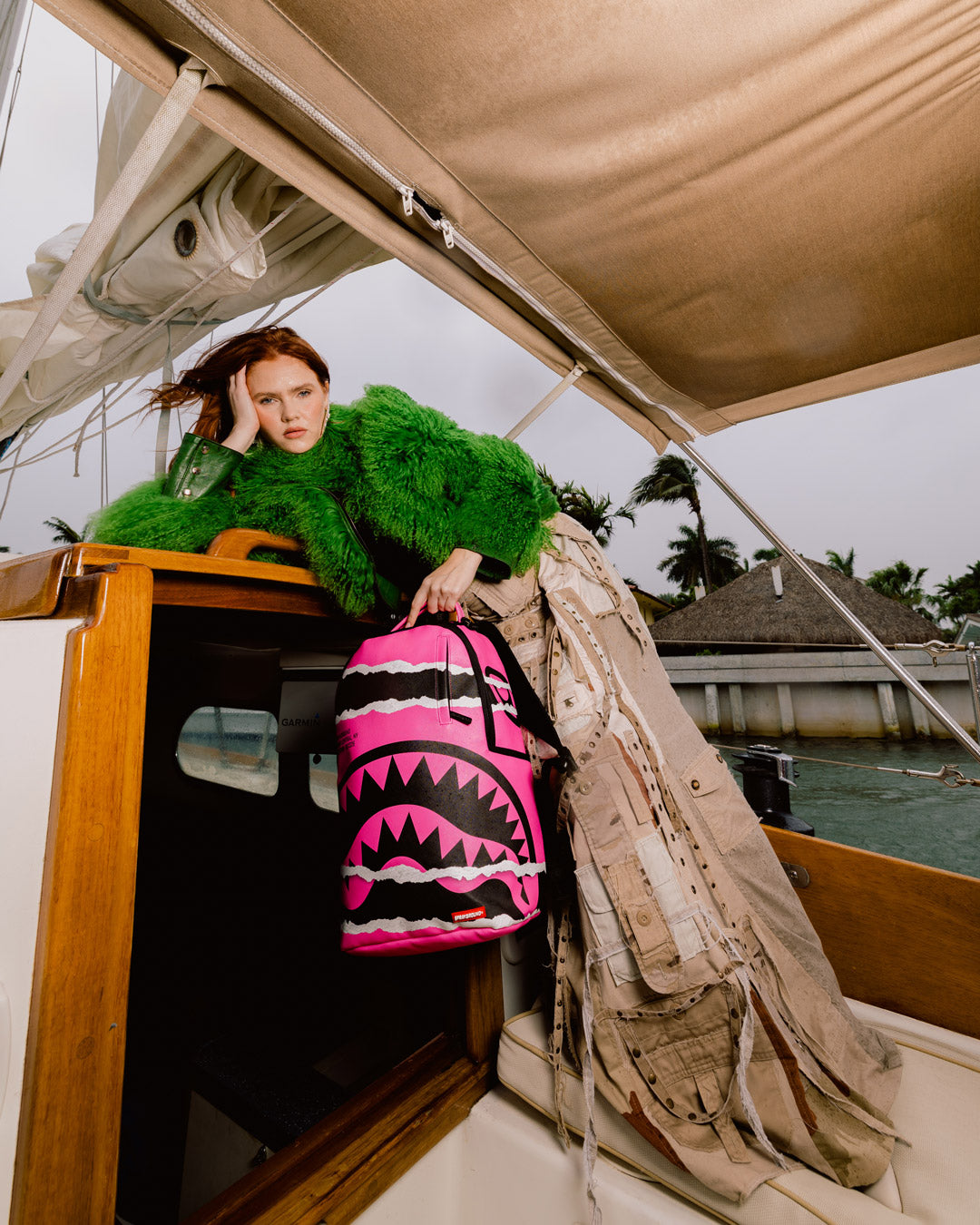 SHARK CENTRAL SPLIT VISION BACKPACK